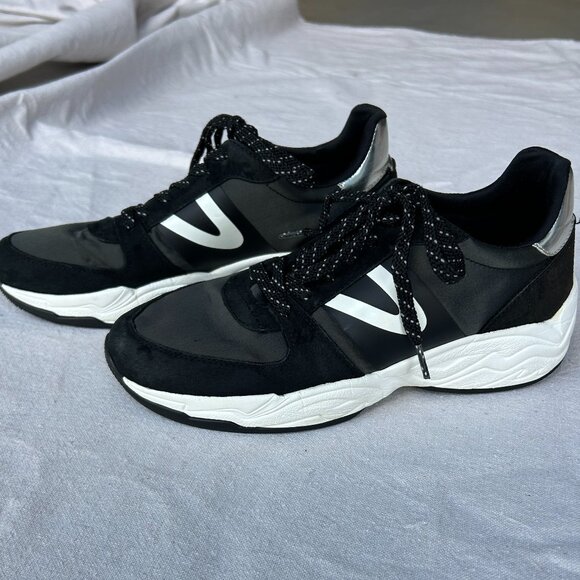 Women's Tretorn Platform Sneakers - Picture 1 of 7
